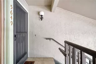 5649 Summerside Ln, Sarasota, FL 34231 - Photo 2