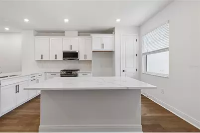 8215 Seaflower Parkway, Bradenton, FL 34210 - Photo 4