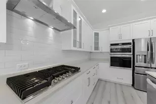 3033A Stonegate Falls Dr, Land O Lakes, FL 34638 - Photo 2