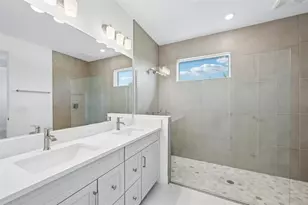 9669 Crystal Isles Cir, Sarasota, FL 34241 - Photo 22