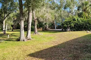 3664 Walden Pond Dr, Sarasota, FL 34240 - Photo 4