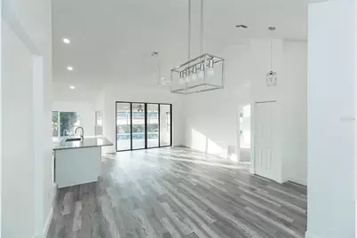 6112 Silver Oaks Drive, Zephyrhills, FL 33542 - Photo 6