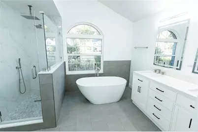 6112 Silver Oaks Drive, Zephyrhills, FL 33542 - Photo 14