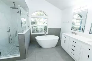 6112 Silver Oaks Dr, Zephyrhills, FL 33542 - Photo 14