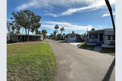 4851 W Gandy Boulevard #B5L37, Tampa, FL 33611 - Photo 2