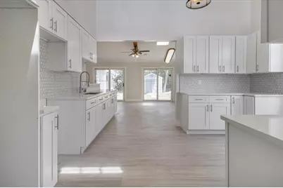 2728 58th Street S, Gulfport, FL 33707 - Photo 6