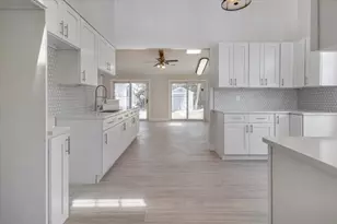 2728 58th St S, Gulfport, FL 33707 - Photo 6