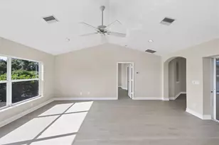 177 Valencia Lakes Dr, Venice, FL 34292 - Photo 12