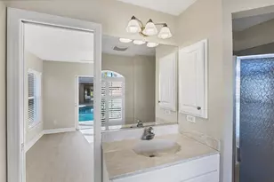 177 Valencia Lakes Dr, Venice, FL 34292 - Photo 30