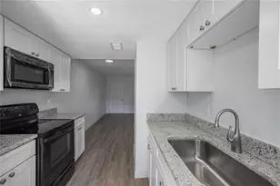 32 W Marbrisa Way, Kissimmee, FL 34743 - Photo 6