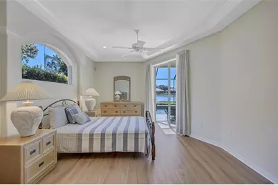 5484 Oak Crest Boulevard, Sarasota, FL 34233 - Photo 20