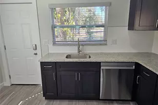 7043 Brentford Rd, Sarasota, FL 34241 - Photo 6