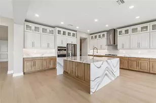 1170 Kings Way Dr, Nokomis, FL 34275 - Photo 2