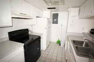 2117 Lyme Bay Dr, Orlando, FL 32839 - Photo 2