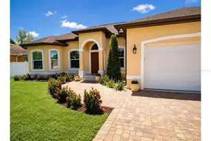 1900 Colleen St, Sarasota, FL 34231 - Photo 2