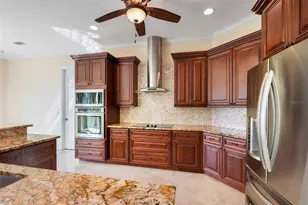 1900 Colleen St, Sarasota, FL 34231 - Photo 12