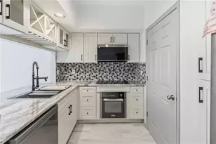 322 E Central Blvd, Orlando, FL 32801 - Photo 10