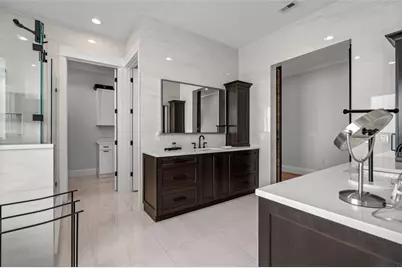 2060 Illinois Avenue NE, Saint Petersburg, FL 33703 - Photo 44