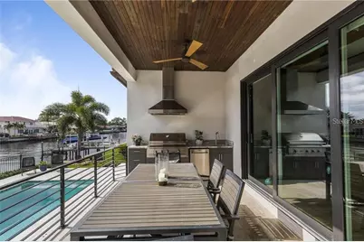 2060 Illinois Avenue NE, Saint Petersburg, FL 33703 - Photo 32