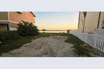 376 145th Avenue E, Madeira Beach, FL 33708 - Photo 6