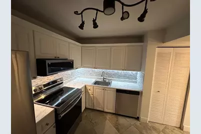 721 N Pine Island Road #401, Plantation, FL 33324 - Photo 14