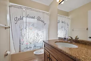 2185 Cork Oak St E, Sarasota, FL 34232 - Photo 8