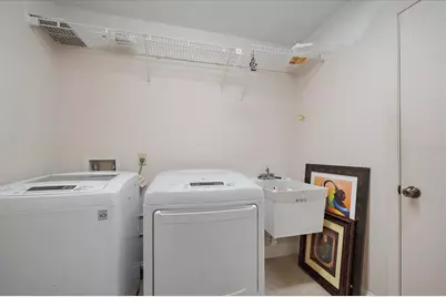 2185 Cork Oak Street E, Sarasota, FL 34232 - Photo 10