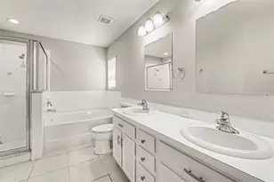 7533 Merchantville Cir, Zephyrhills, FL 33540 - Photo 10