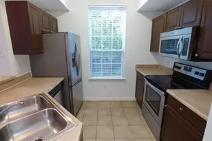 5581 Rosehill Rd, Sarasota, FL 34233 - Photo 2