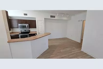 5581 Rosehill Road #104, Sarasota, FL 34233 - Photo 4