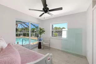 589 Commonwealth Ln, Sarasota, FL 34242 - Photo 22