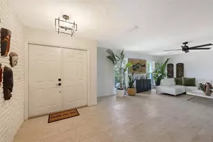 589 Commonwealth Ln, Sarasota, FL 34242 - Photo 4