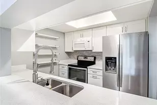 2587 Countryside Blvd, Clearwater, FL 33761 - Photo 10