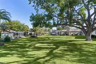 8715 SE 176th Lowndes Pl, The Villages, FL 32162 - Photo 32