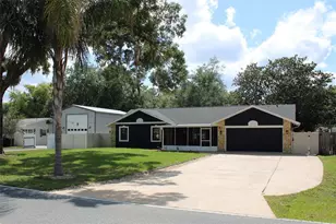 27627 Lois Dr, Tavares, FL 32778 - Photo 4