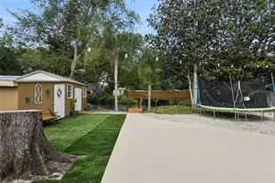 27627 Lois Dr, Tavares, FL 32778 - Photo 36