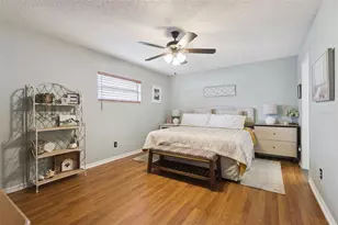 27627 Lois Dr, Tavares, FL 32778 - Photo 30