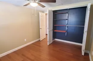 2848 E Mark Dr, Sarasota, FL 34232 - Photo 20