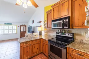 316 Alba St E, Venice, FL 34285 - Photo 4