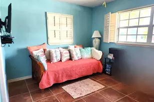 316 Alba St E, Venice, FL 34285 - Photo 6