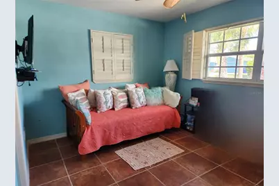 316 Alba Street E, Venice, FL 34285 - Photo 4
