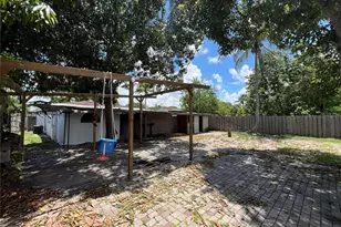 845 NW 130th St, North Miami, FL 33168 - Photo 8