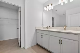 9509 Vibrant Ln, Venice, FL 34292 - Photo 8