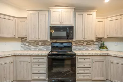 242 Skyline Drive, Lady Lake, FL 32159 - Photo 10