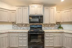 242 Skyline Dr, Lady Lake, FL 32159 - Photo 10