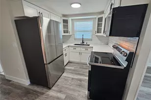 4843 Camphor Ave, Sarasota, FL 34231 - Photo 2