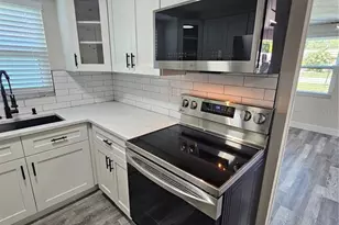 4843 Camphor Ave, Sarasota, FL 34231 - Photo 4