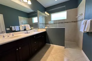 4811 Silvermoss Dr, Sarasota, FL 34243 - Photo 44