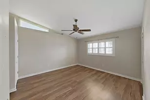 6122 Gentle Ben Cir, Wesley Chapel, FL 33544 - Photo 10