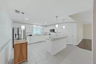 6122 Gentle Ben Cir, Wesley Chapel, FL 33544 - Photo 18